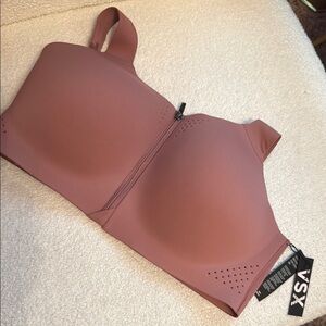 Victoria’s Secret Featherweight Sports Bra NWT